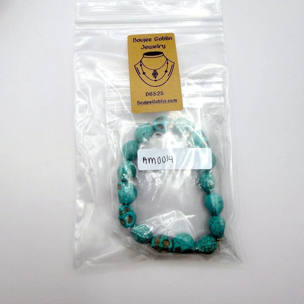 Vintage Turquoise Howlite‎ Skull Stretch Bracelet Halloween Gothic 7.5 Y2K 90s